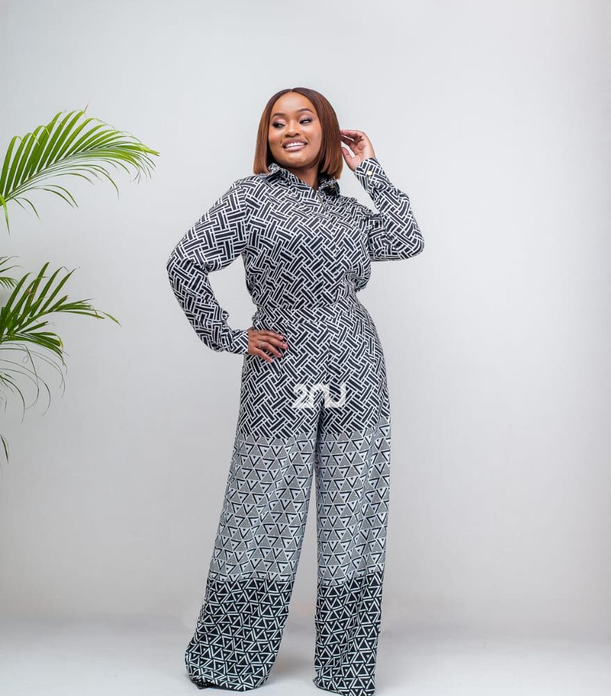 Black & White Triangle Set